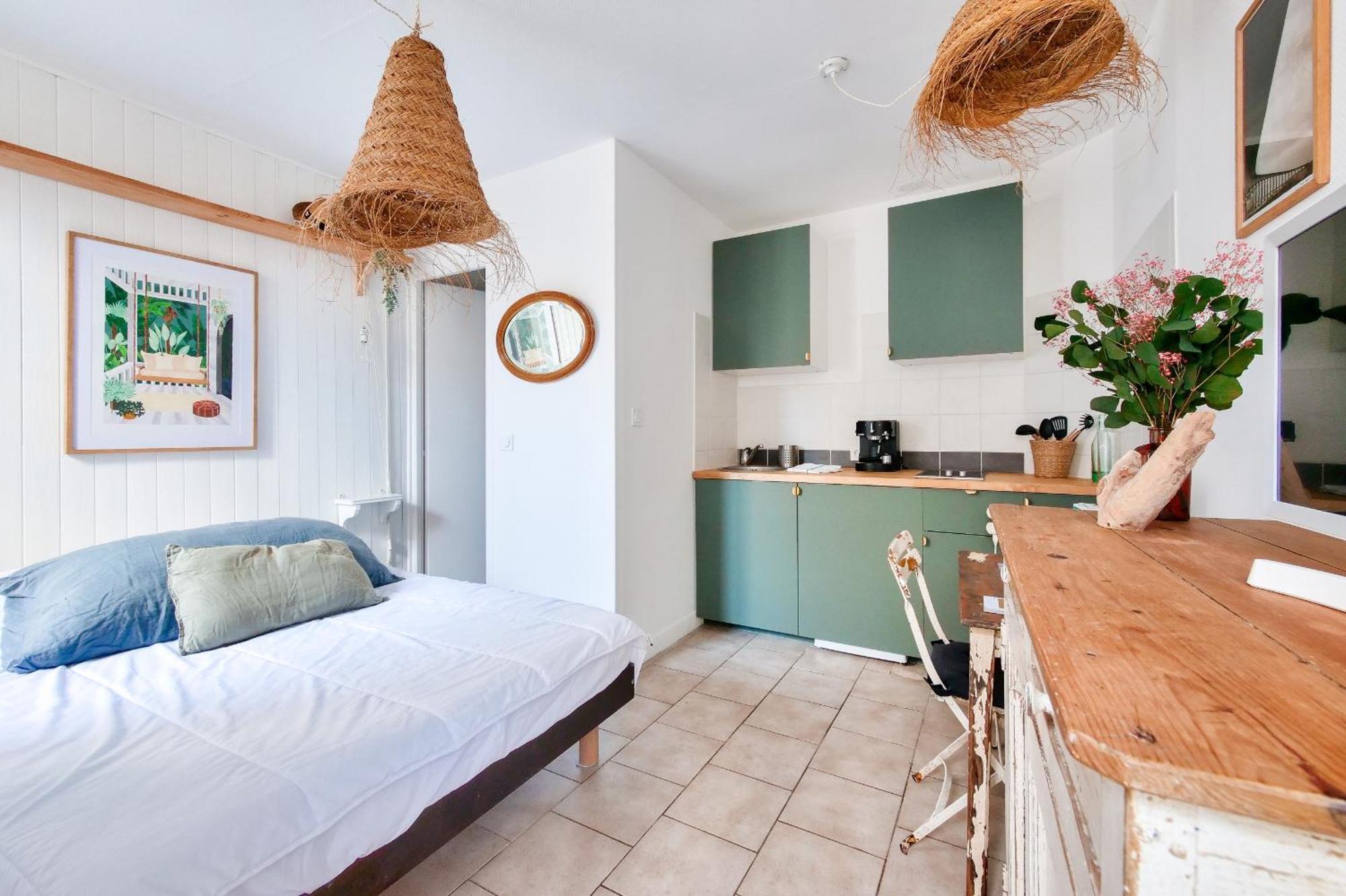 La Suite 24 - Studio Avec Terrasse A 100M Du Port De Saint-Martin-De-Re Exterior photo